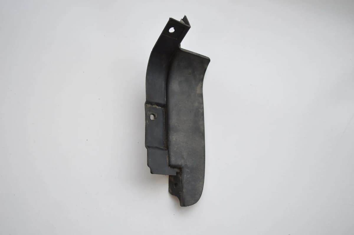AUDI A4 B6 2005 RHD Rear Left Mud Guard Flap 8E0853833 1993558