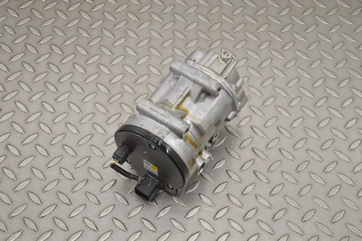 Toyota Corolla A/C Compressor Pump 042400-1201 E21 1.8 H 2021 RHD 20211046