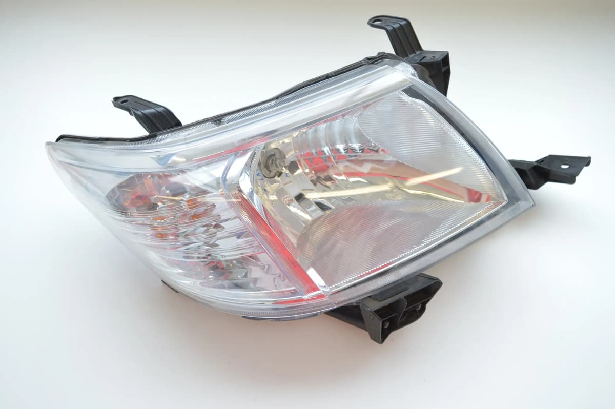 Toyota Hilux 3.0 D 2015 RHD Front Right Side Headlight 2027005