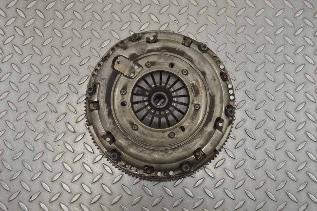 Renault Trafic Clutch Kit Flywheel 123101516R 2.0 dCi 2021 RHD 20501161