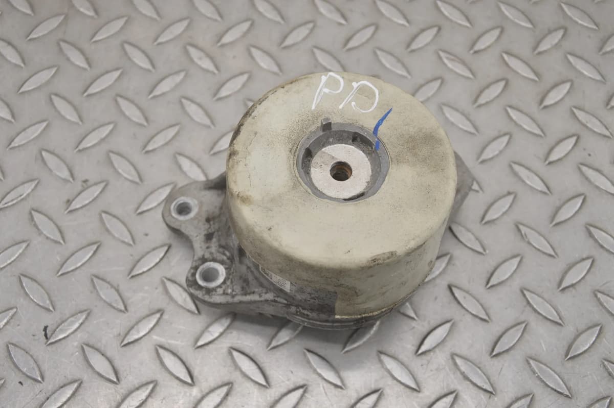 Mercedes C43AMG Engine Mount Right A2132402200 W205 2018 RHD 20648551