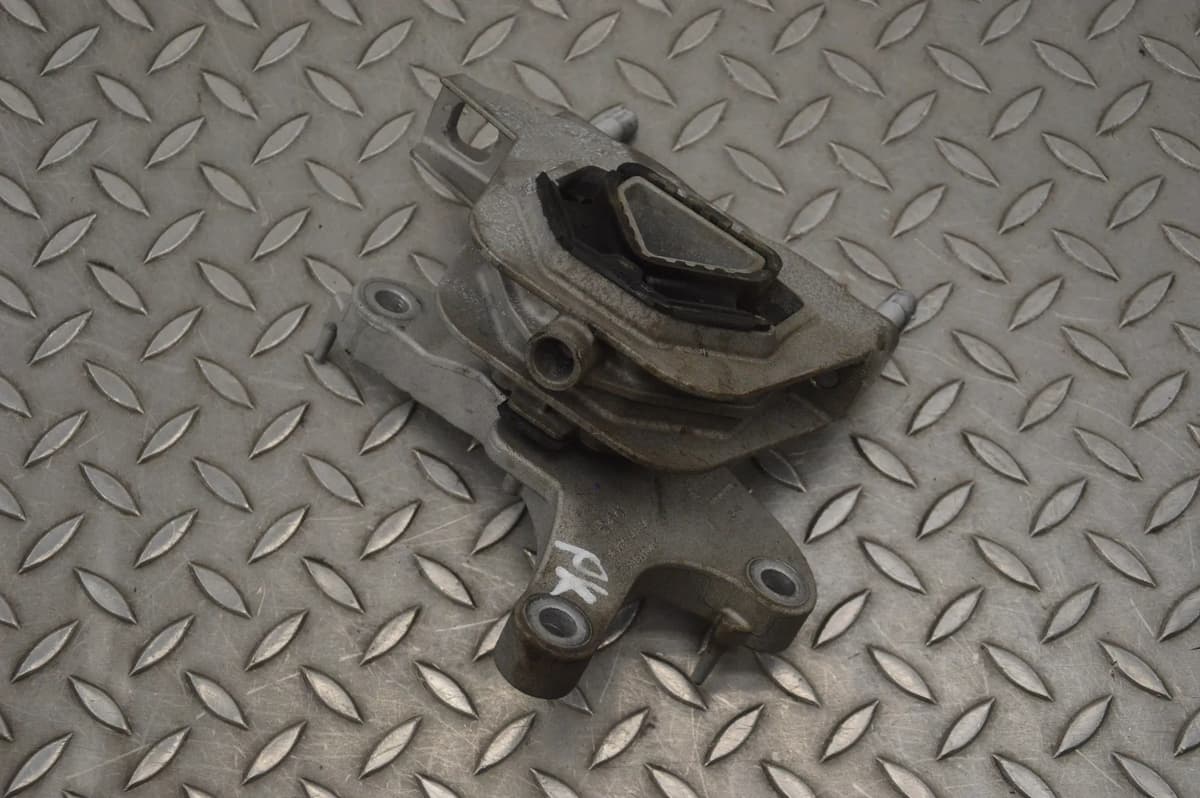 Citroën e-C4 Engine Mount Left 9826551880 2022 RHD 21062367