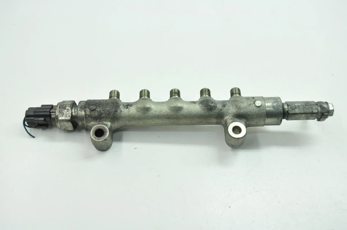 Subaru Outback BR Fuel Rail 2.0D 110kW 2010 RHD 2107169