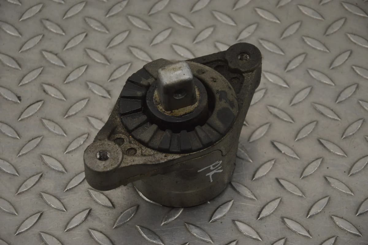 Maserati Ghibli Engine Mount Left 06700048700 3.0 M157 2015 LHD 21245529