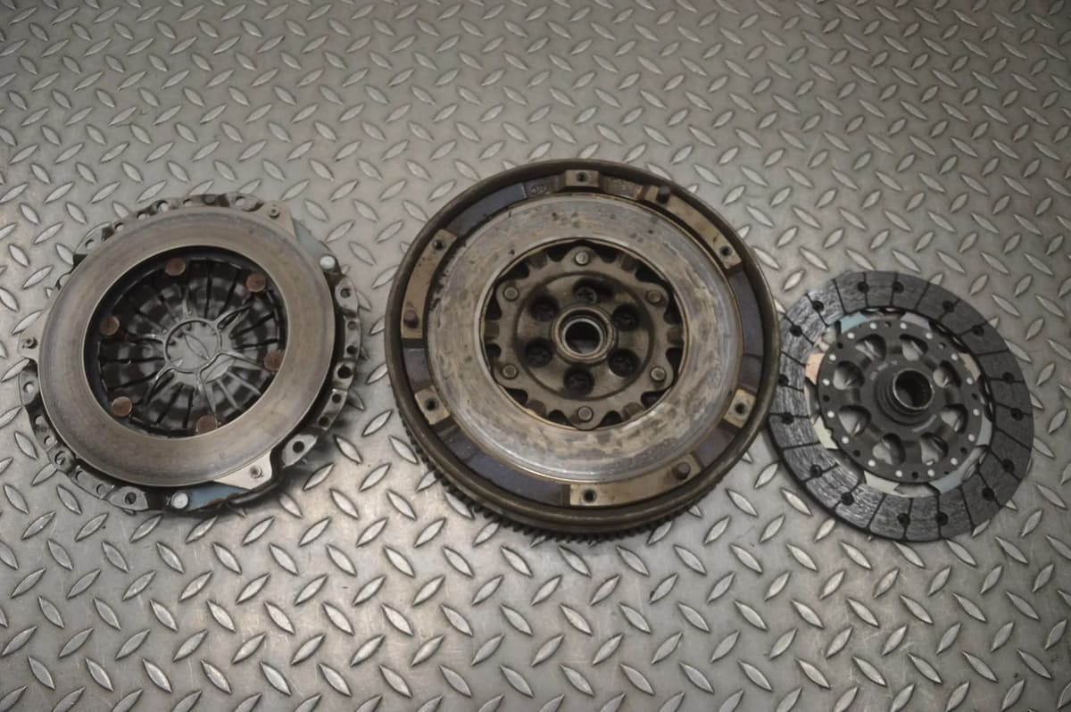 BMW E90 Clutch Kit With Flywheel 7594444 320i 2008 22279638