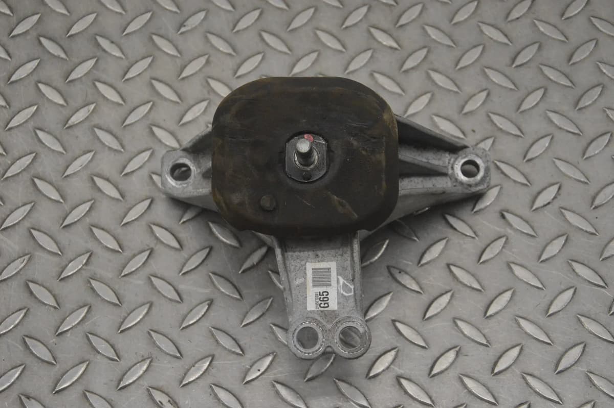 Kia Sorento Engine Mount Right 21815-L1200 1.6 T-GDi H 2021 RHD 22345560