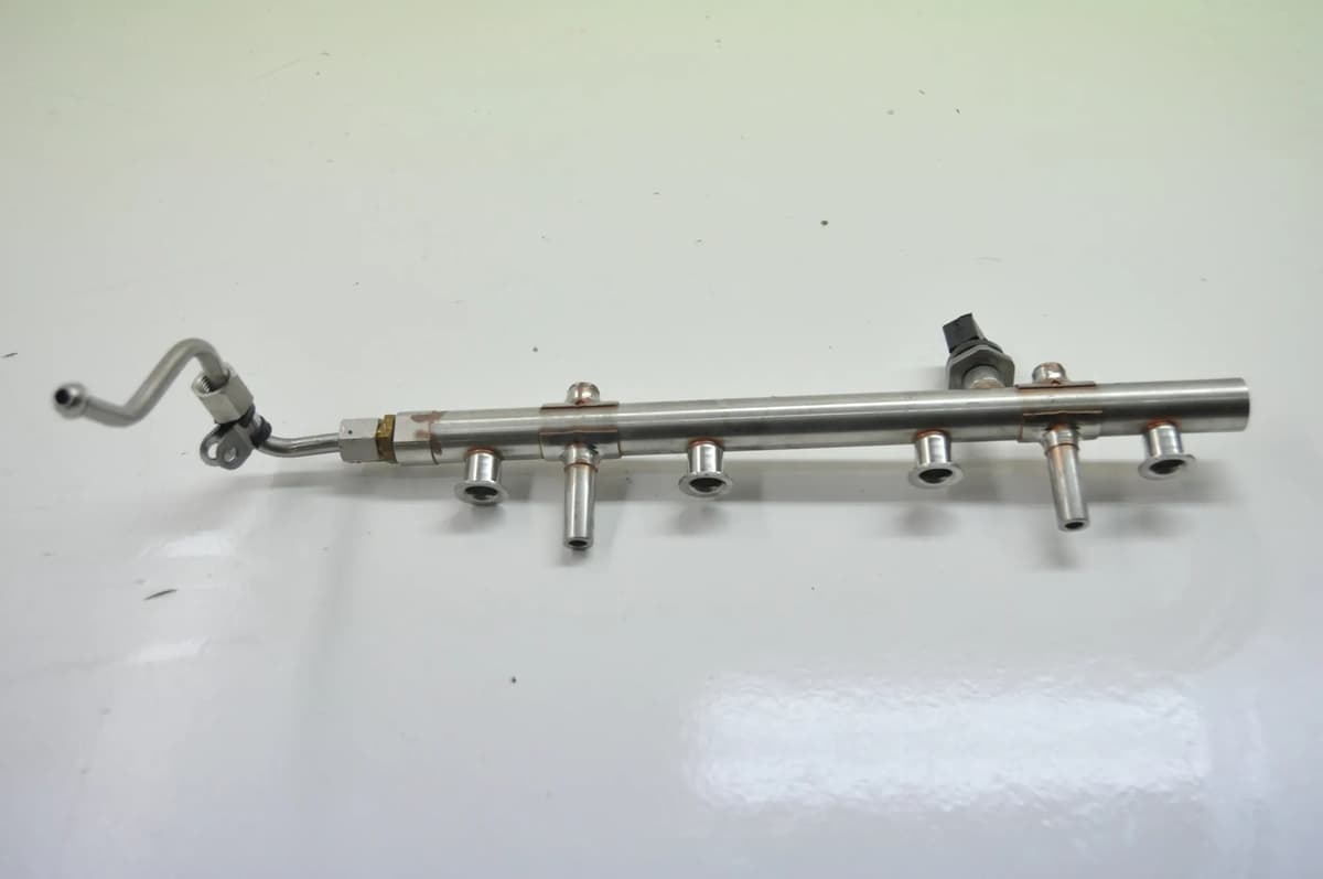 Audi S3 Fuel Rail With Sensor 06K133317G 06J906051F A3 8V 2016 LHD 2261240