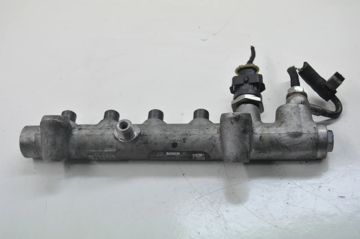 Opel Astra Fuel Rail With Sensor 0445214094 H 1.7 CDTI 2006 RHD 2261823