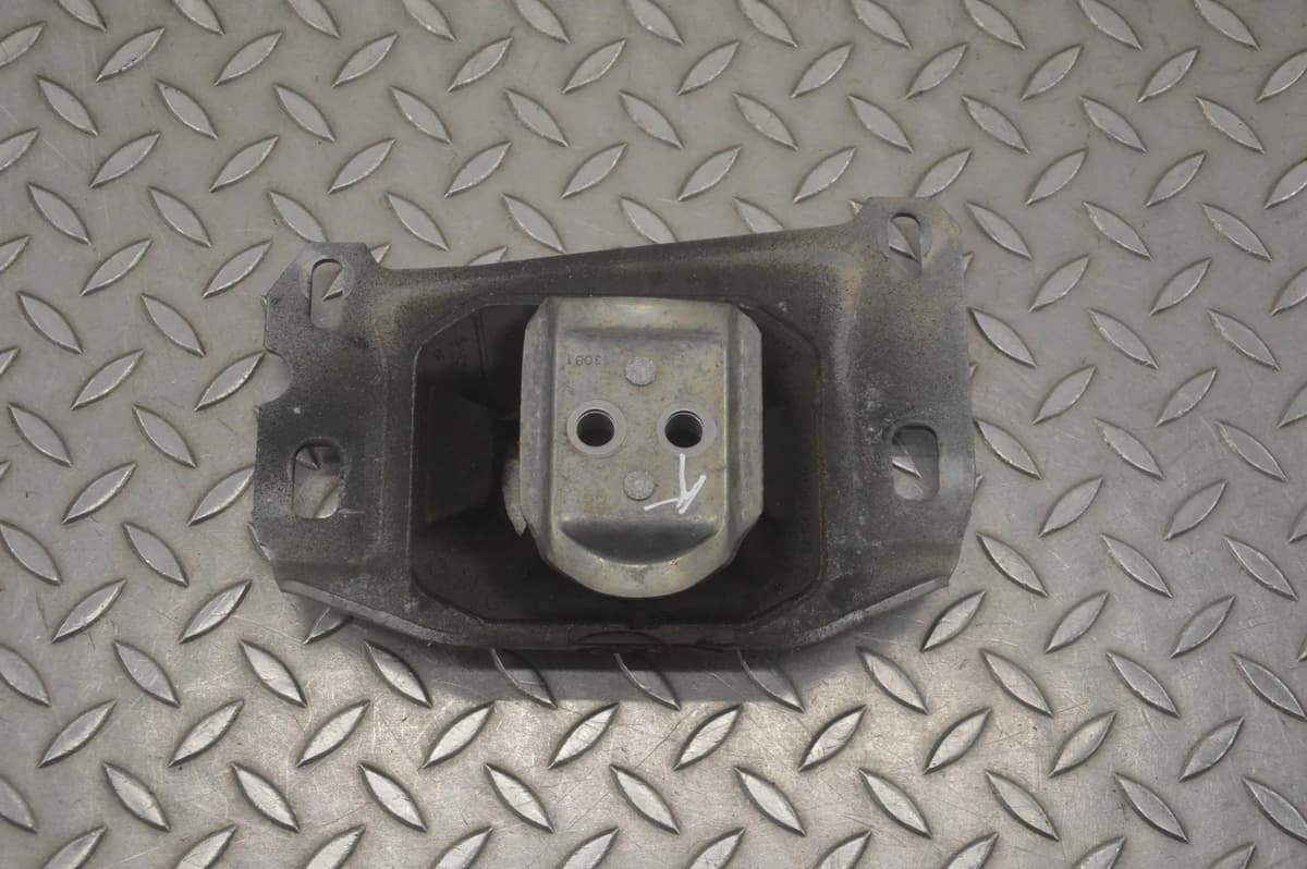 Peugeot 3008 Engine Mount Left 9813699680 1.2 2022 RHD 22798349