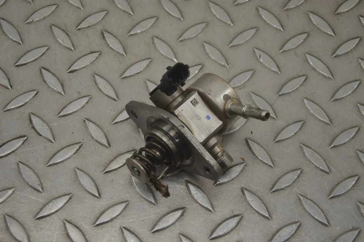 Maserati Ghibli Fuel Pump PHP099 0136868C 3.0 S Q4 2017 22925457