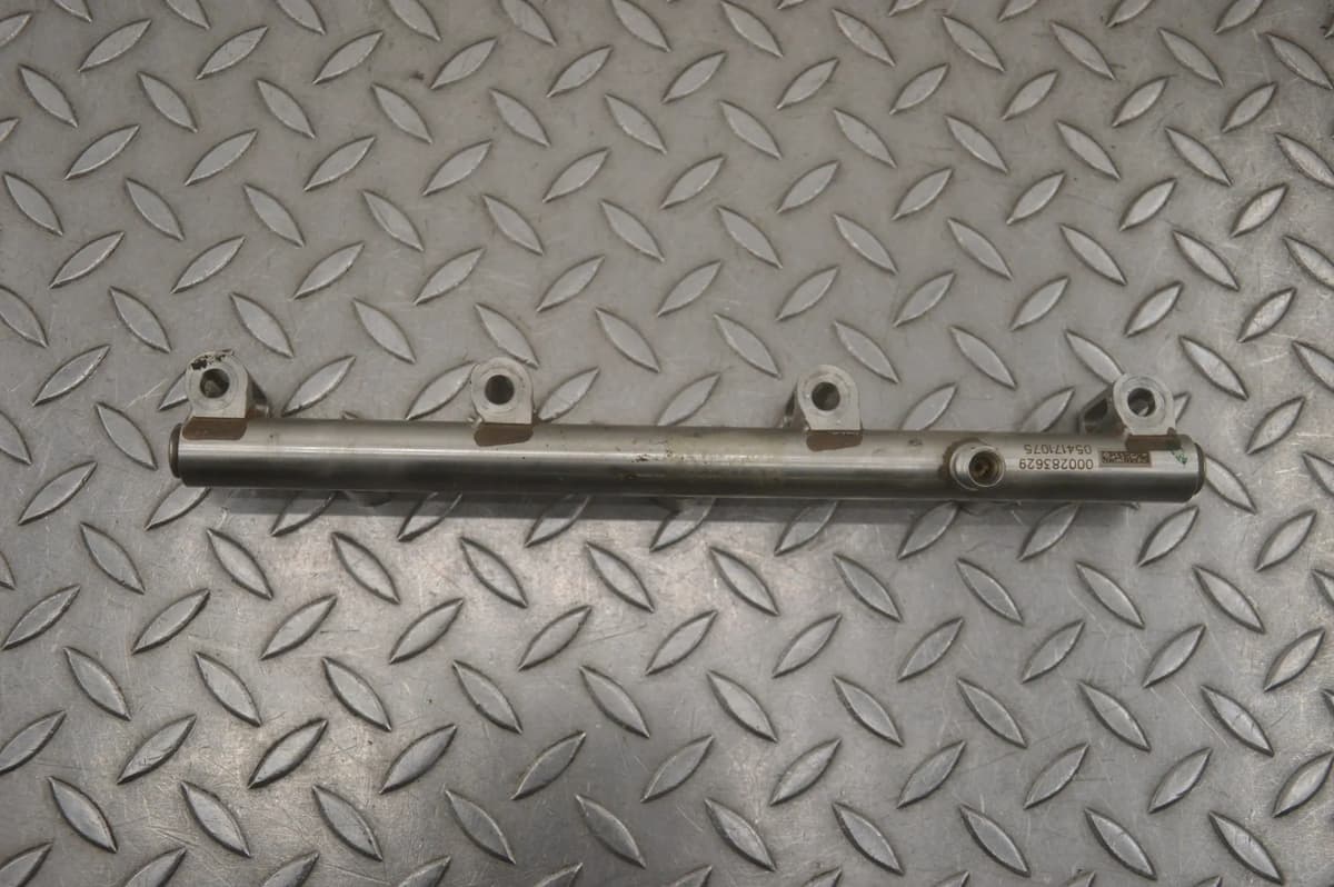 Maserati Ghibli Fuel Injection Rail 000283629 3.0 S Q4 2017 22925462