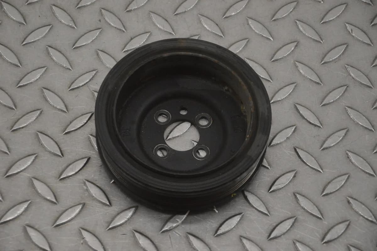 VW Passat Crankshaft Pulley 036105243 B8 2.0 TDI 2014 22985869