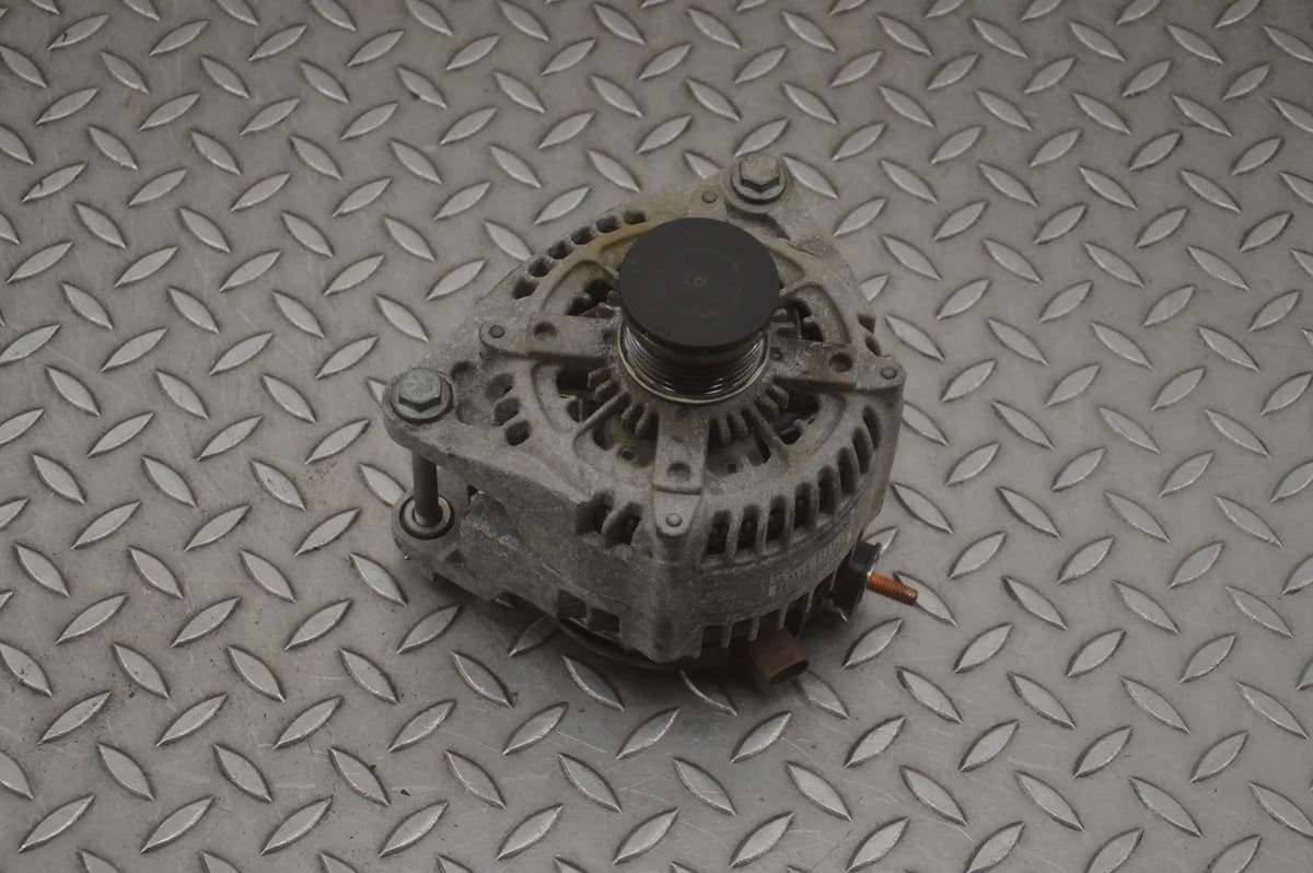 Alfa Romeo Giulia Alternator 50537696 2.0 2017 RHD 23337815