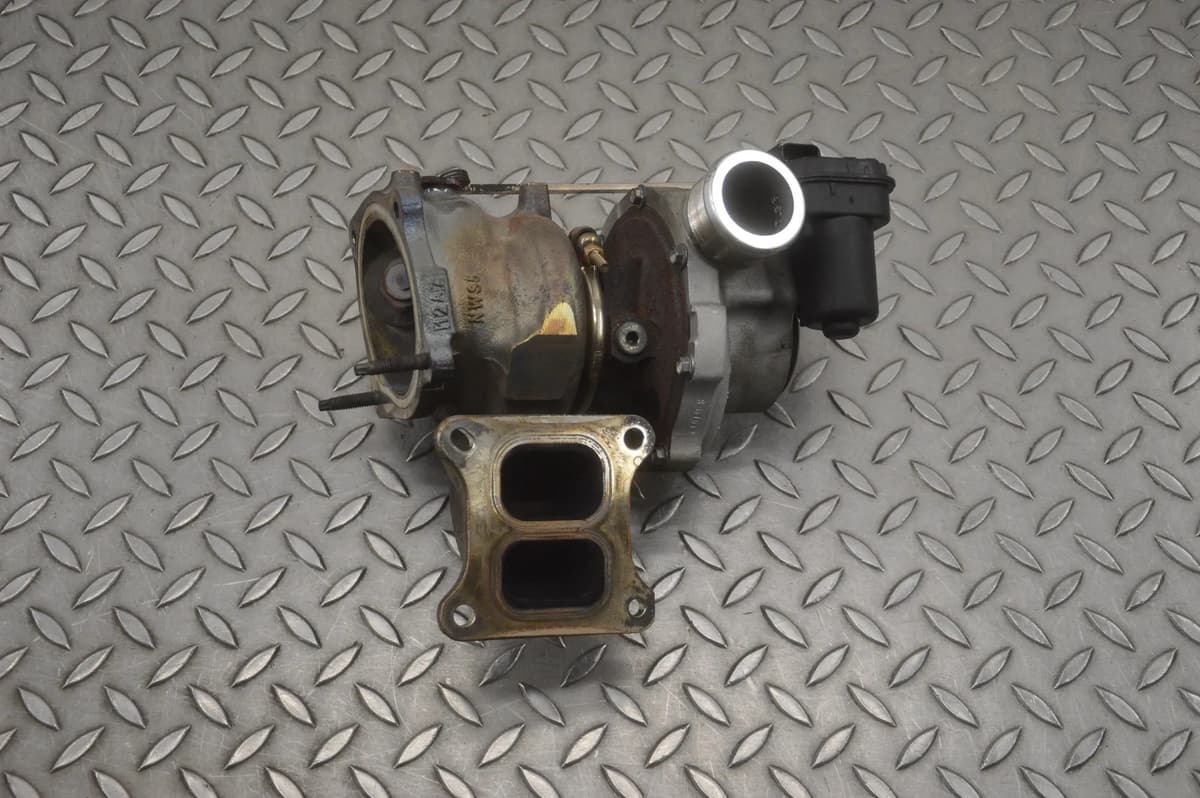 Alfa Romeo Giulia Turbocharger 206kW 04893687AD 2.0 2017 RHD 23337833
