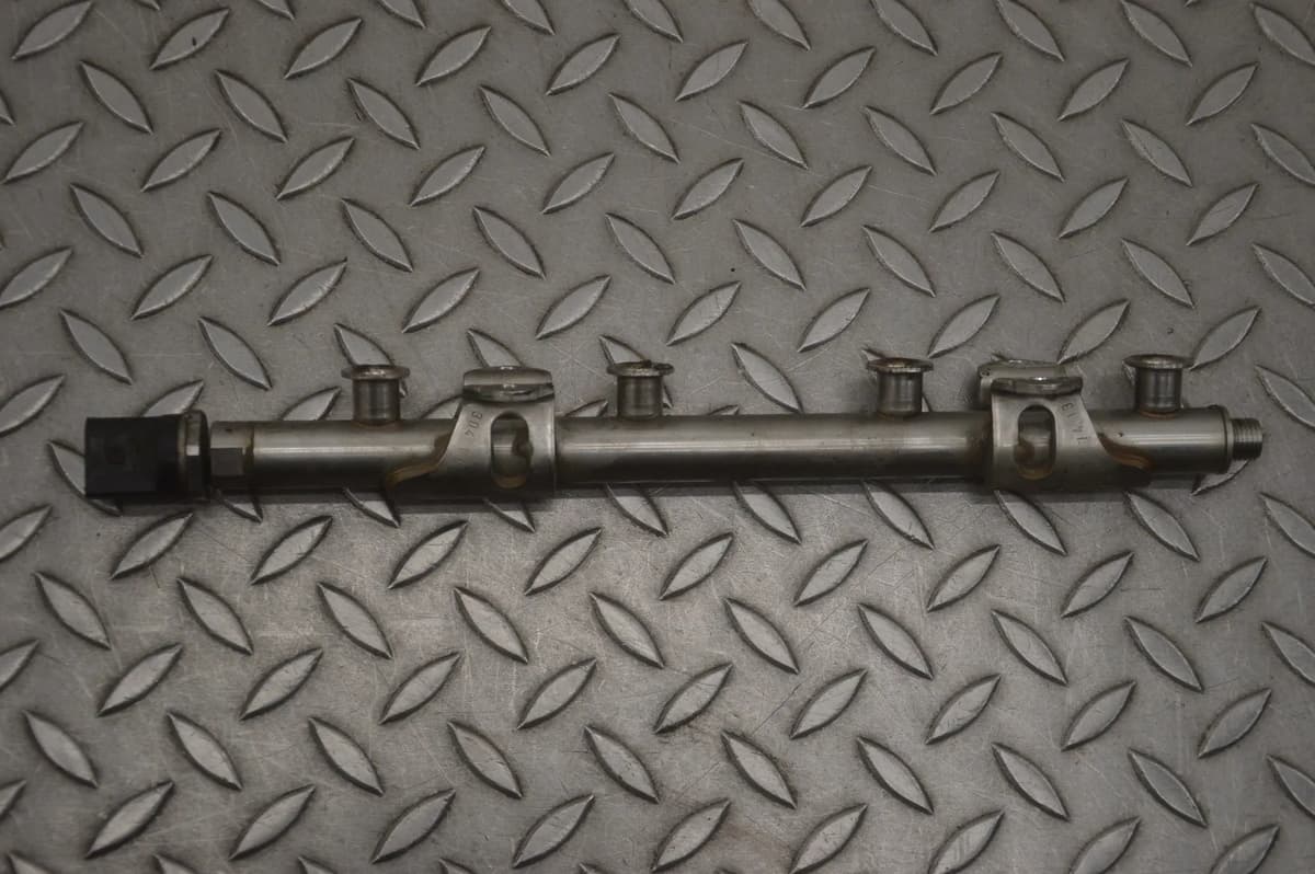 VW Polo Fuel Injection Rail 04E133320D 6R 1.2 TSI 2014 23418338