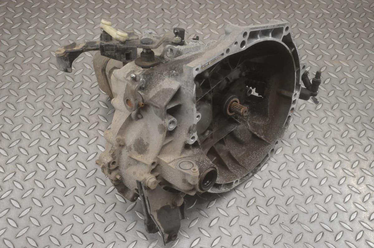 Peugeot 208 Gearbox Manual 1.2 2016 RHD 23538109