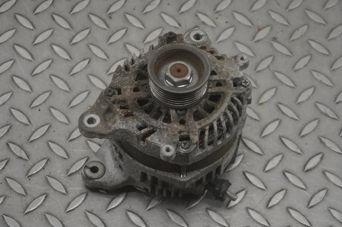 Toyota GT86 Alternator 23700-AA751 ZN6 2015 RHD 23573852
