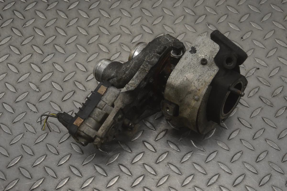 PORSCHE CAYENNE 92A Turbocharger 037145873M 4.2 Diesel 283kw 2015 23684412