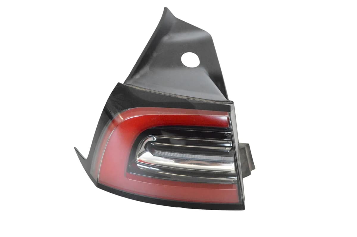 Tesla Model Y Tail Light Rear Left 1502086-99-D 2022 LHD 23986568