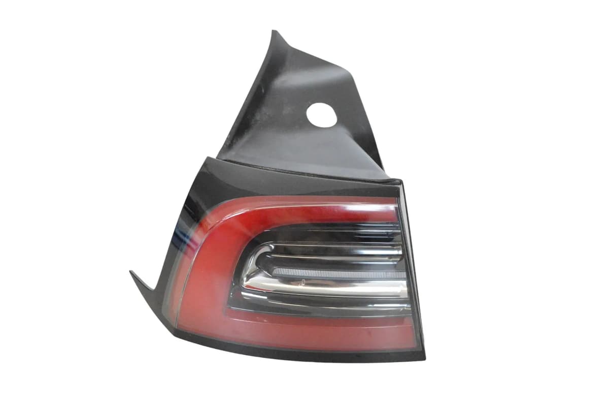 Tesla Model Y Tail Light Rear Left 1502086-99-D 2022 LHD 23986669
