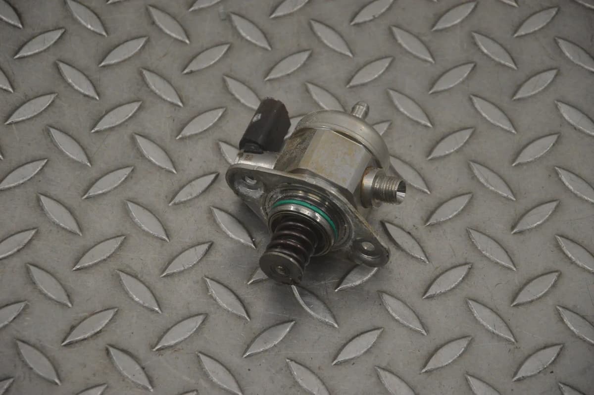 Porsche 911 Fuel Pump High Pressure 9A211031501 991 3.0 2017 24541890