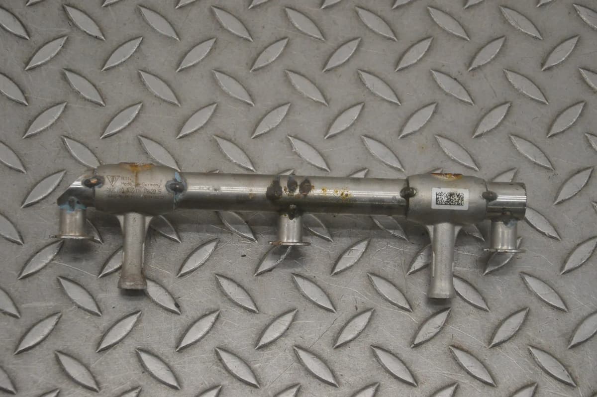 Porsche 911 Fuel Injection Rail 9A211040301 991 3.0 2017 24541893