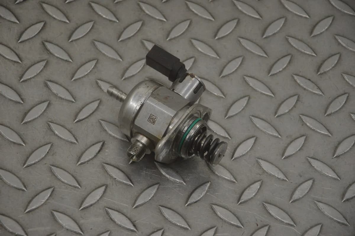 Porsche 911 Fuel Pump High Pressure 9A211031500 991 3.0 S 2016 24558496
