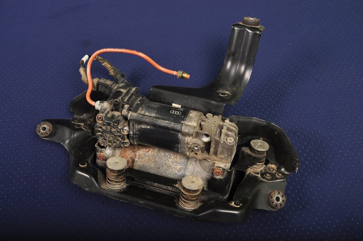 AUDI A6 Avant 4G5, C7, 4GD 2011 Air Suspension Compressor 4G0616005C