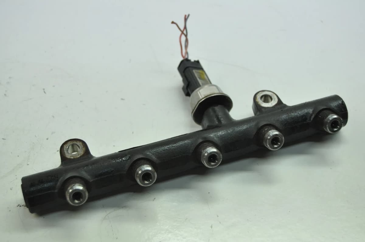 PEUGEOT 407 SW 6E_ 2007 Fuel Rail 9656391180