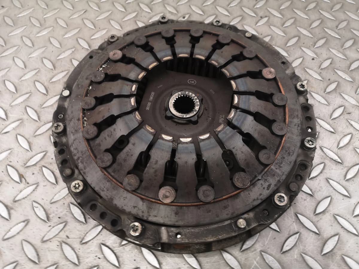 Infiniti Q50 Clutch Flywheel 30100-1MG0B 3.5 2014 RHD 25617607
