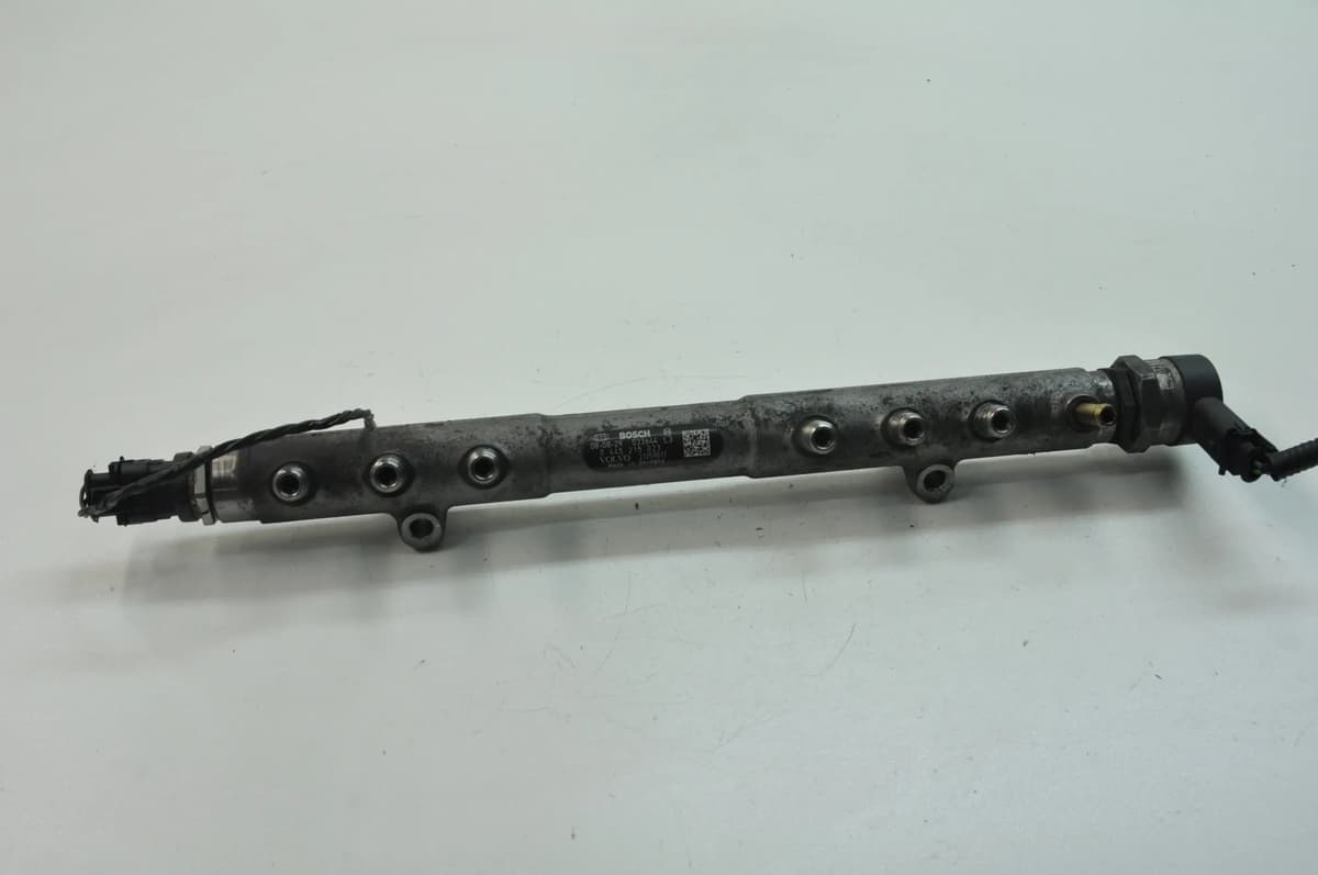 VOLVO XC60 2009 Fuel Rail 31259011