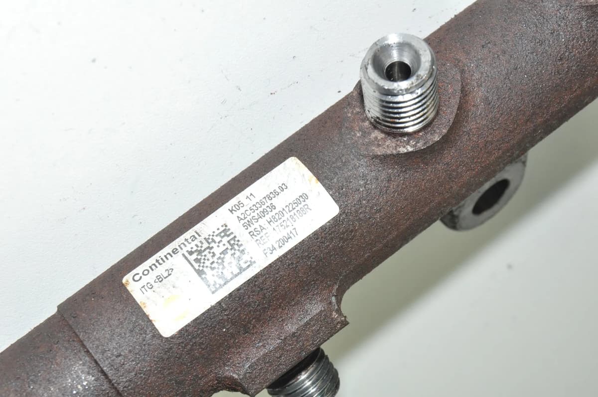 MERCEDES-BENZ CLA Coupe C117 2015 Fuel Rail H8201225030