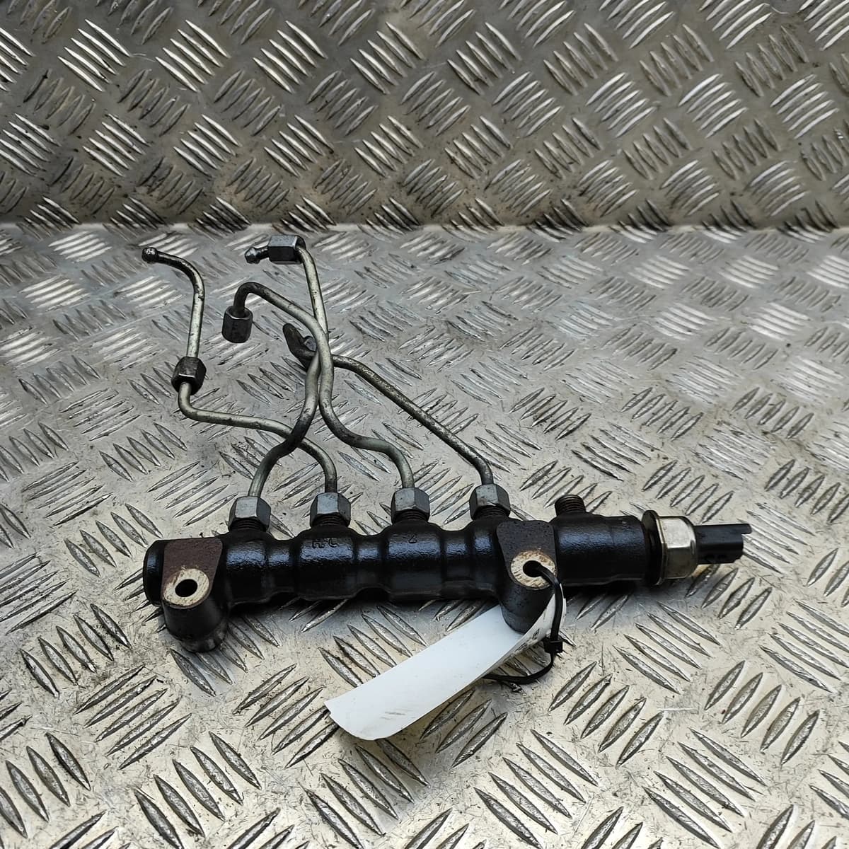 FORD FIESTA MK6 B299 Fuel Rail 9654592680 1.4 Diesel 50kW 2010 32871332