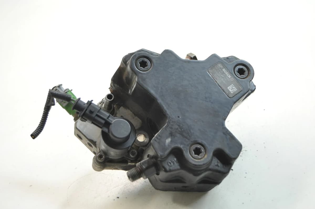 VOLVO V70 II SW 2006 Fuel Pump 30756125