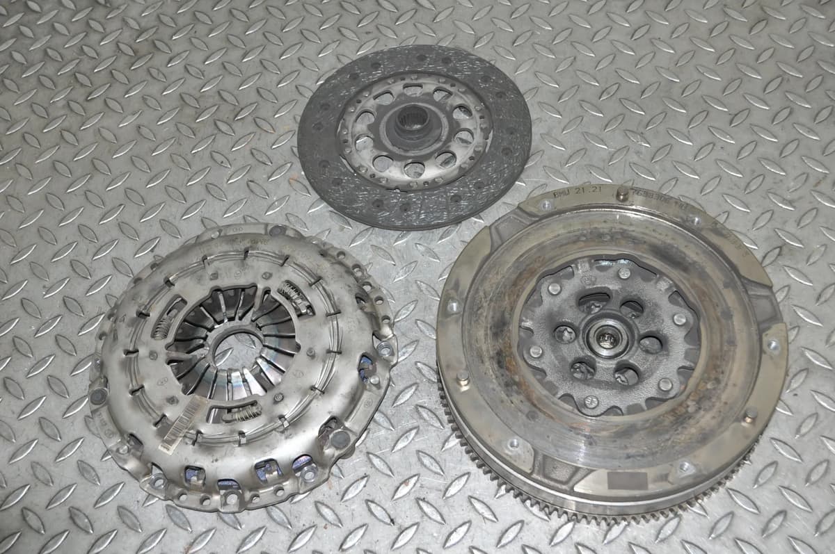 BMW Z4 Clutch Kit With Flywheel 7838306 sDrive 20i 2012 RHD 3425097