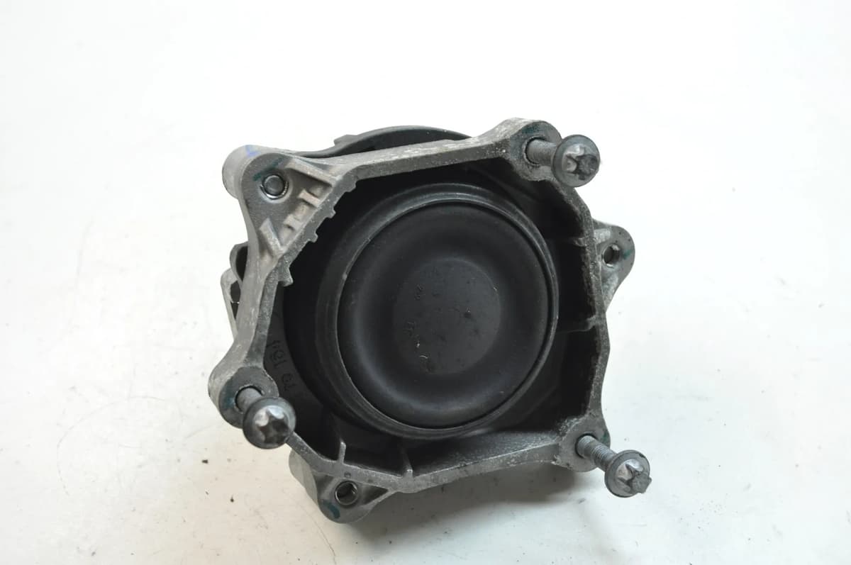 BMW 2 Coupe F22, F87 2015 Right Side Engine Mount