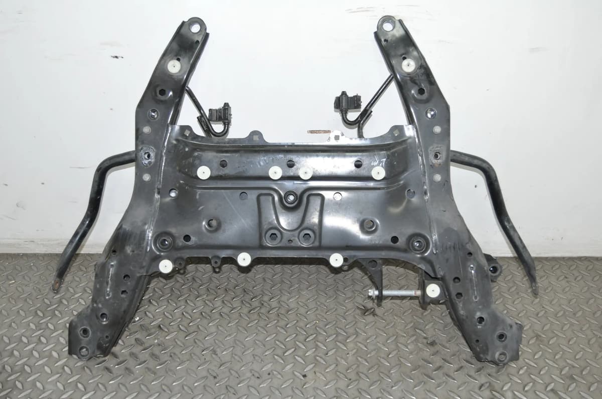 BMW X2 F39 2.0d 2018 LHD FRONT SUSPENSION SUBFRAME WITH SWAY BAR 6882023