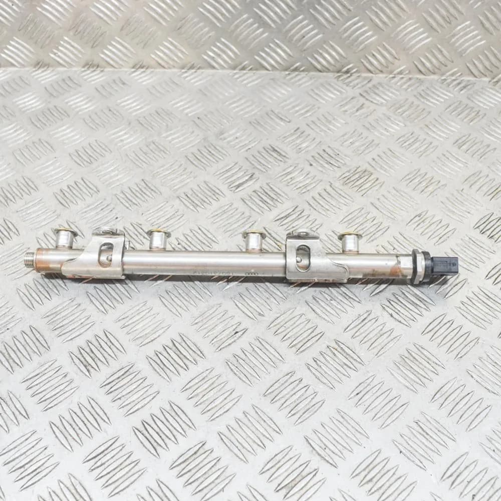 SKODA YETI 5L 1.4 TSI Fuel Rail W/ Sensor 06J906051F 0261545079 110kw 2016