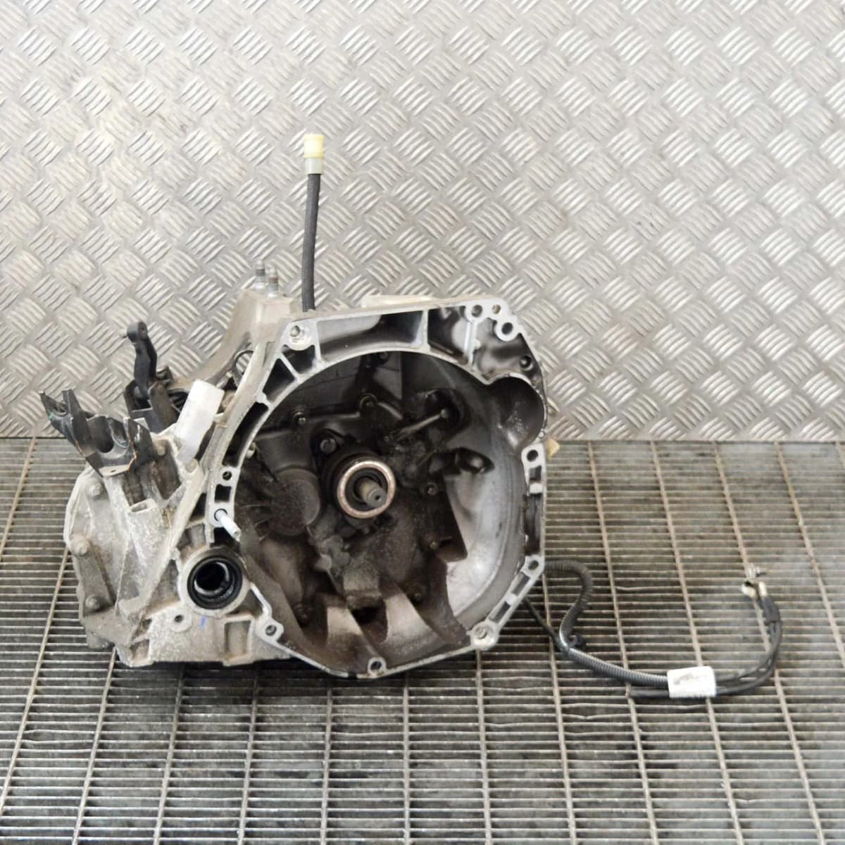 DACIA SANDERO MK2 TCe 90 Gearbox CE JHX 304014767R 0.9 Petrol 66kw 2013