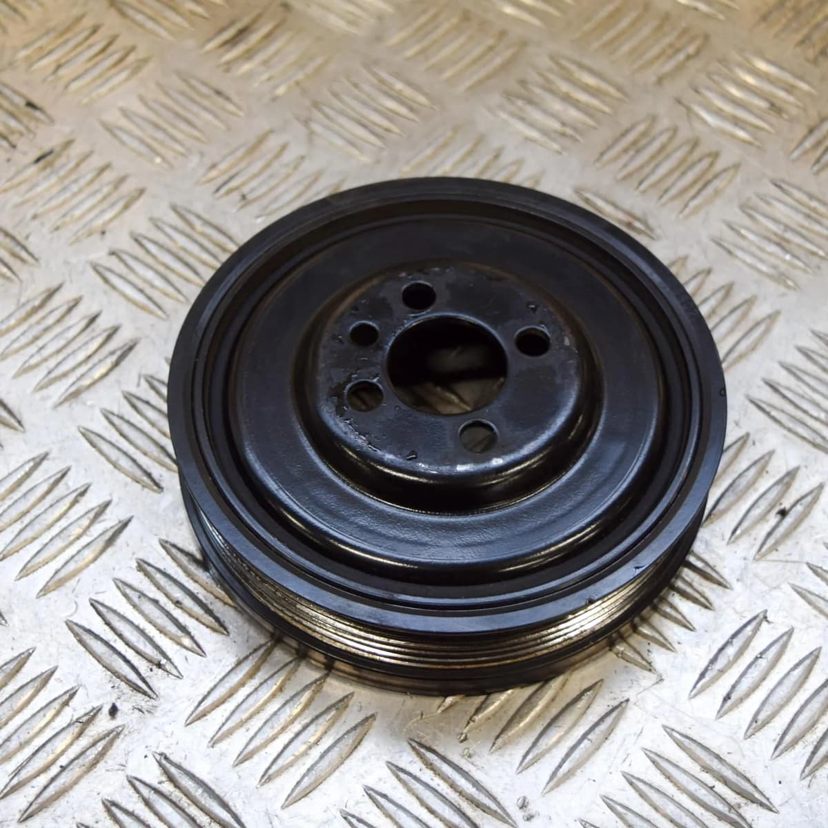 Volkswagen T-Roc MK1 DFFA 2018 2.0D 110 KW Crankshaft Pulley 04L105243