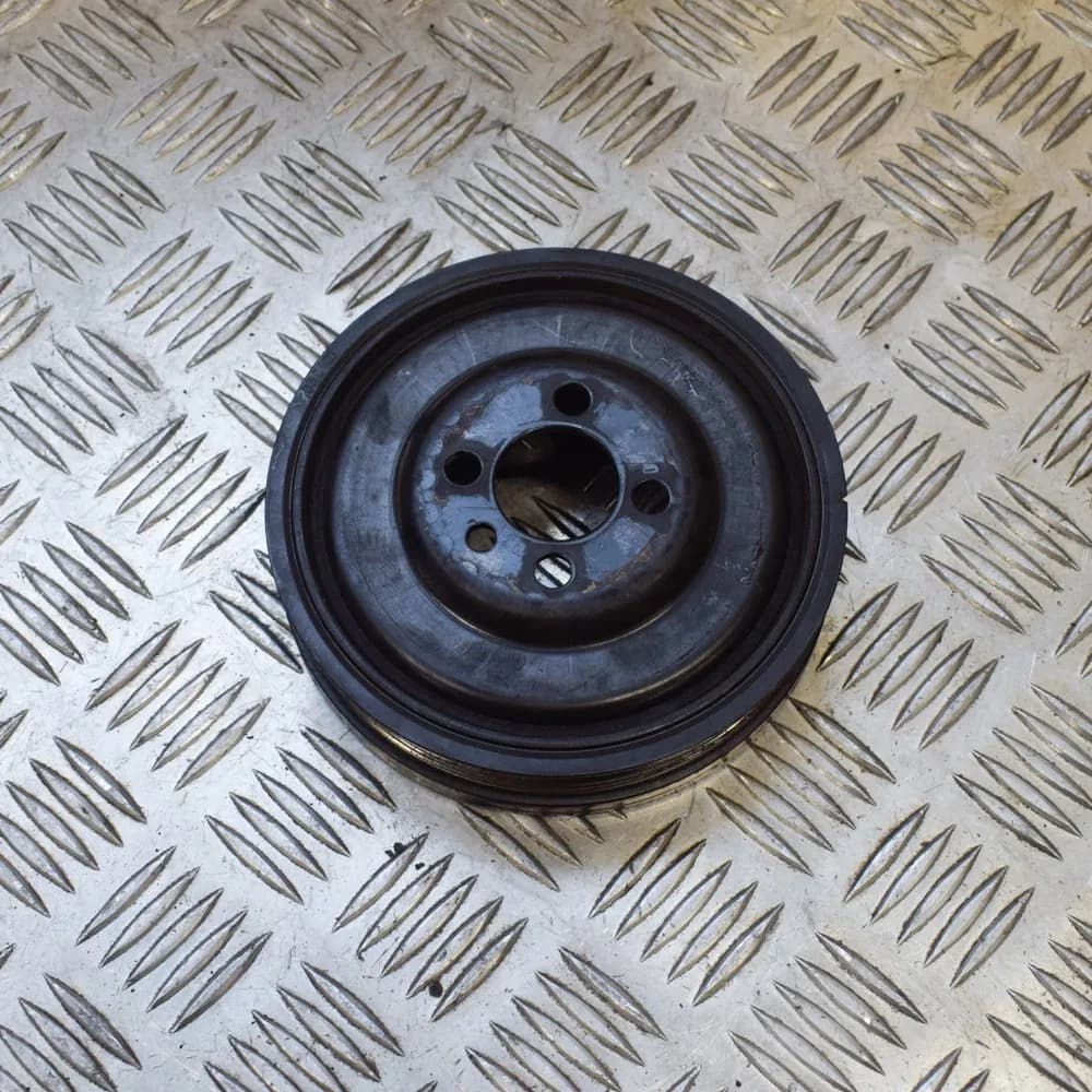 AUDI A4 B8 2.0D 105kW Crankshaft Pulley 03G105243 2010