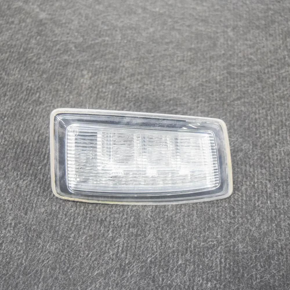 AUDI A1 8X 1.2 TFSI Rear Right Under Tailgate Light 8X0945096 63kw 2012