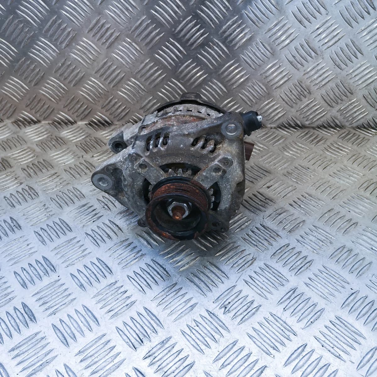 FORD USA MUSTANG Convertible Alternator Generator BR3T-10300-EC 2011 10705746