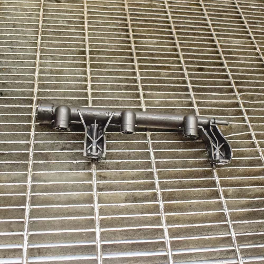 PEUGEOT 208 MK1 Fuel Rail 9816955780 1.2 Petrol 60kw HMZ 2018