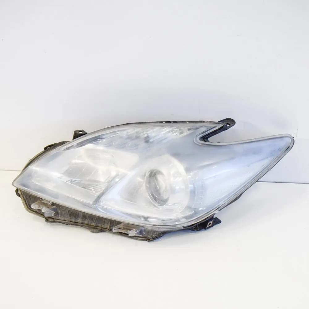TOYOTA PRIUS XW30 Front Left Headlight RHD 2012