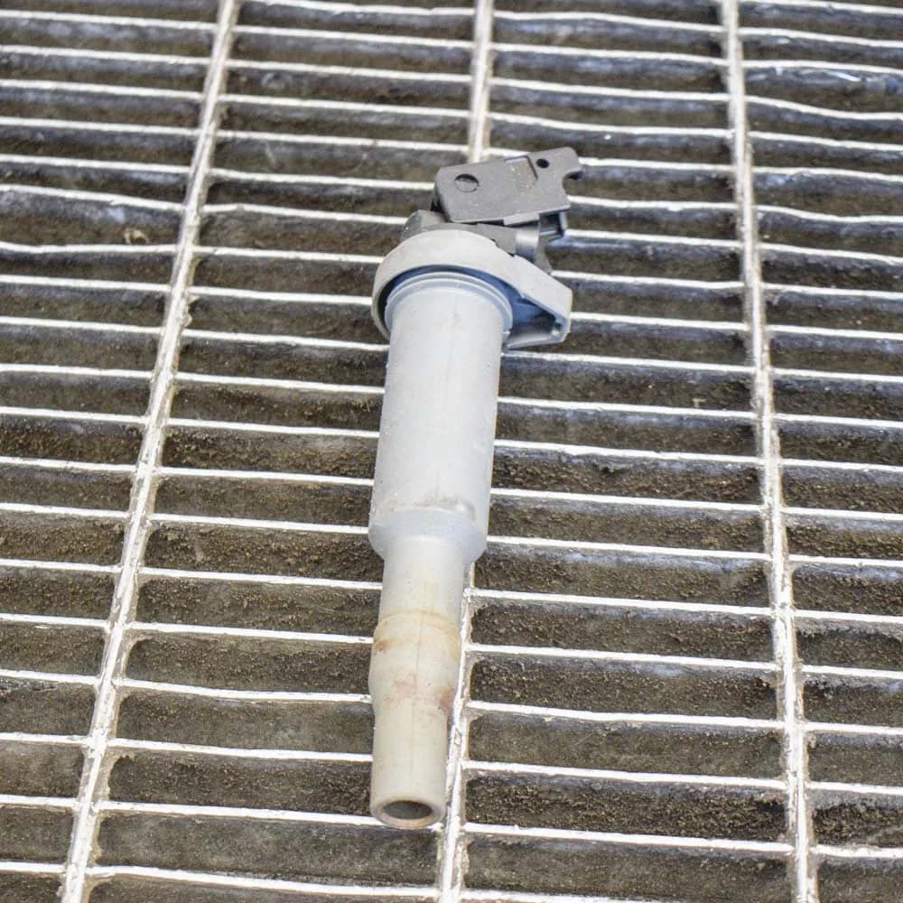 BMW 3 E90 320i Ignition Coil 0221504471 7638477 125kw 2009