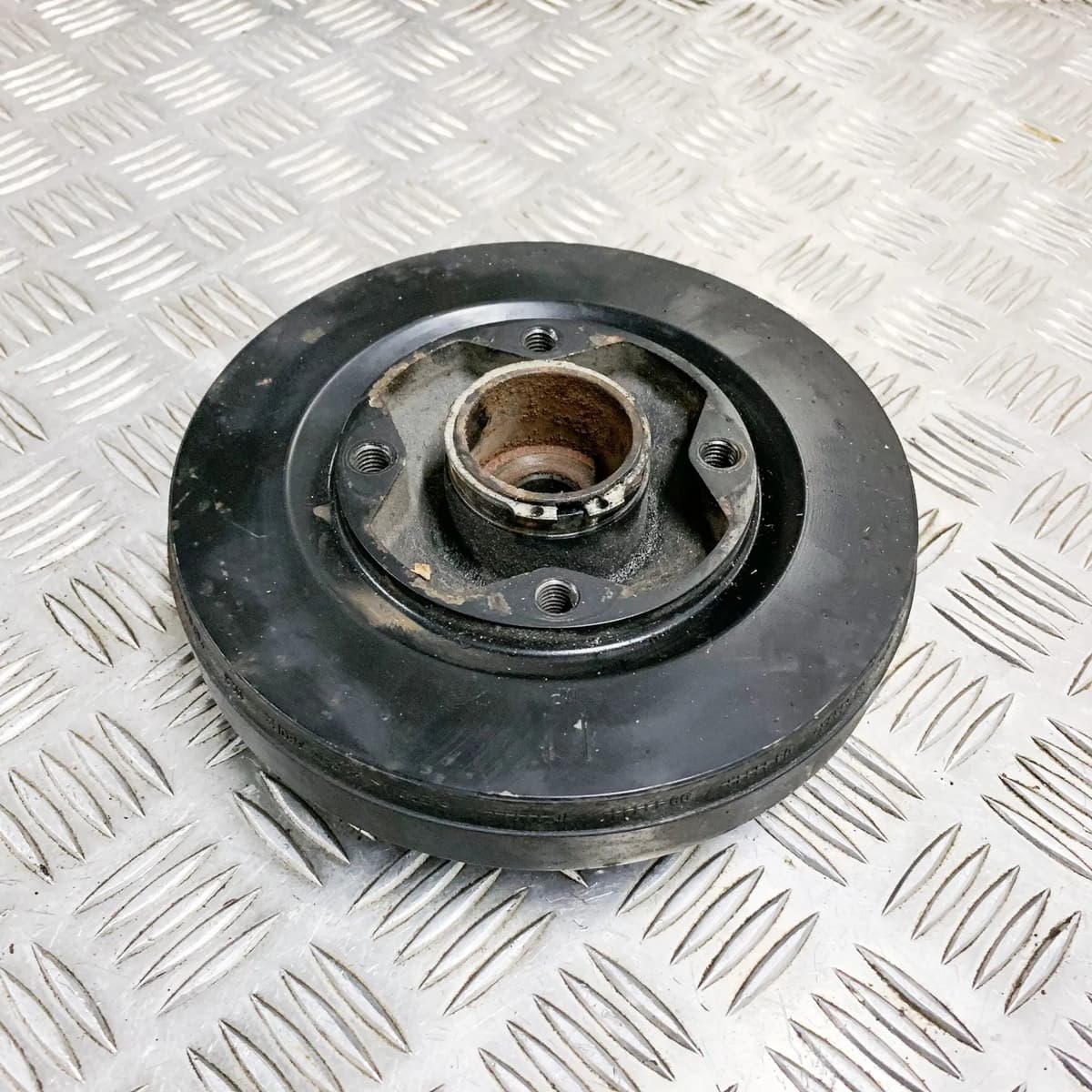 BMW 5 F10 550 4.4i 300kw xDrive Crankshaft Pulley 7570263 2011