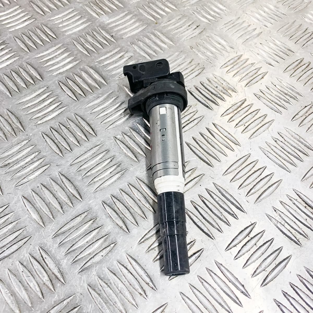 BMW 5 F10 550 4.4i 300kw xDrive High Voltage Ignition Coil GN10571 KX43A 2011