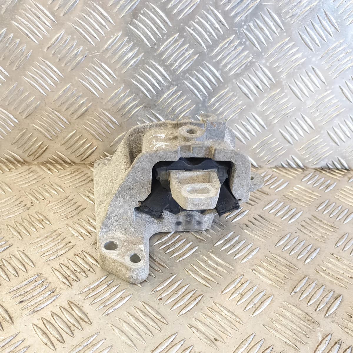 PEUGEOT 508 MK1 1.6 HDi Left Side Engine Mount 82kw 2011