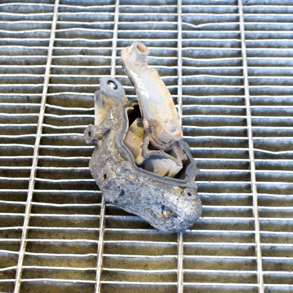 VOLVO S60 MK2 2.0d 120Kw Right Side Engine Mount 30748173 30671219 2013